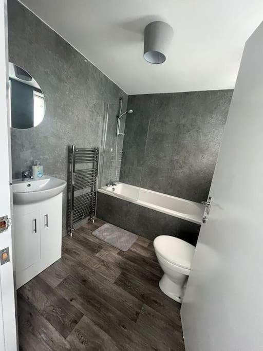 The M Rooms At 144 Kirk of Shotts Extérieur photo